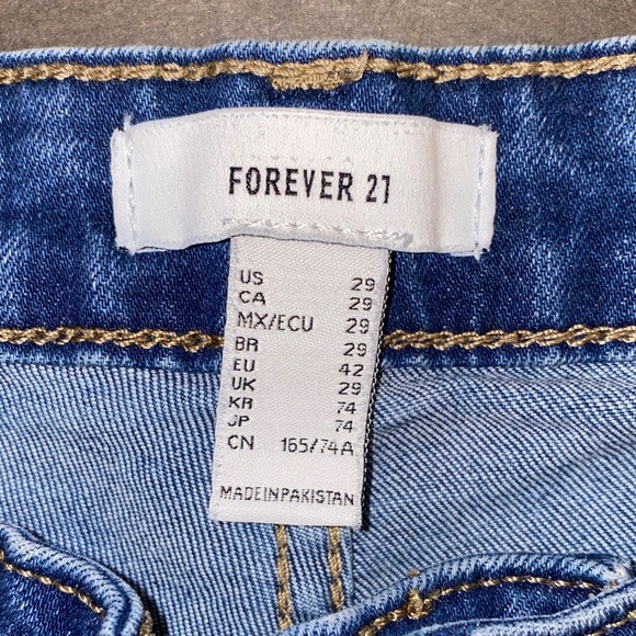 Forever 21 Size 29 Distressed Denim Jean Shorts - Picture 2 of 9